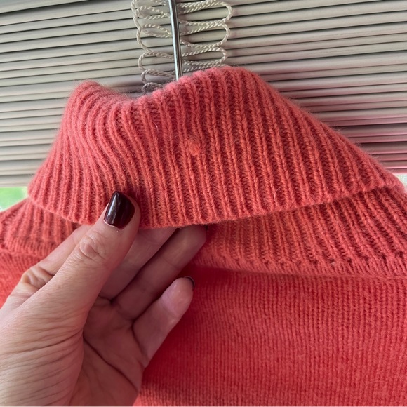 Salmon Pink Cashmere Turtleneck Sweater - Picture 3 of 7